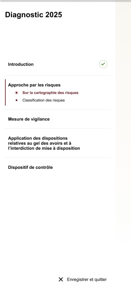 Sommaire latéral du questionnaire, étape « Approche par les risques » en cours, et bouton « Enregistrer et quitter ».