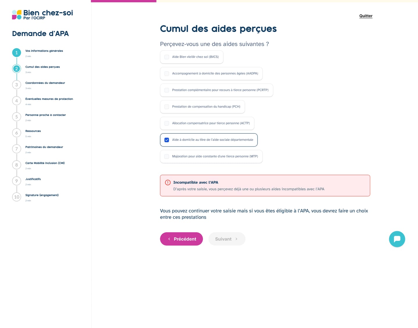 Étape 2 sur 10 de la demande d'APA, « Cumul des aides perçues » : sept aides à cocher, une cochée, et un encadré rouge « Incompatible avec l'APA ». À gauche, les dix étapes avec leur durée en minutes.