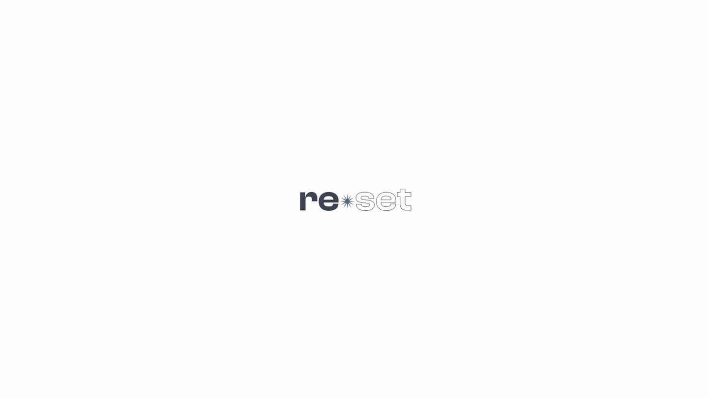 Logotype « re•set » : « re » en lettres pleines ardoise, une étoile, « set » en lettres creuses.