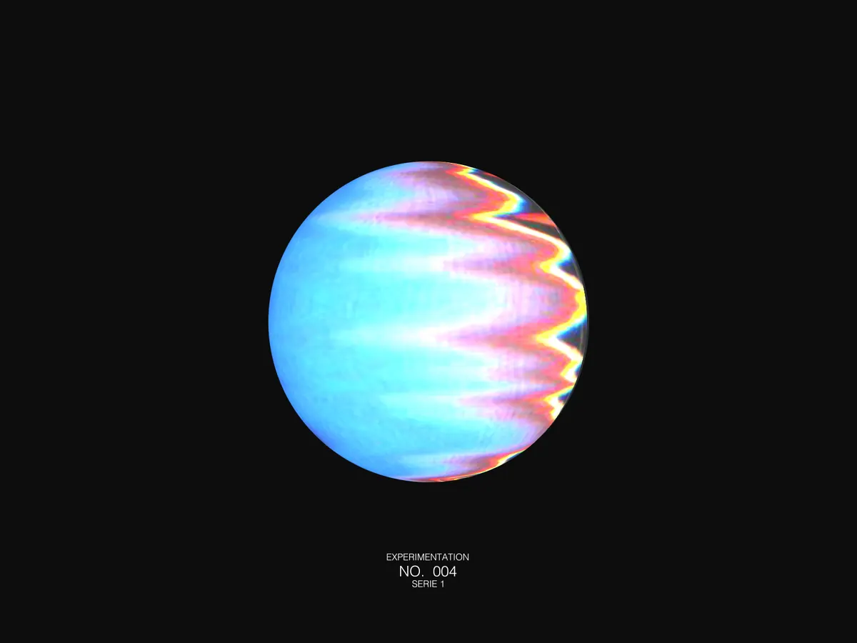 Expérimentation n° 004 : une sphère irisée bleue et rose flotte sur fond noir.